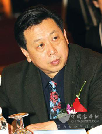國家環(huán)境保護(hù)部機(jī)動(dòng)車排污監(jiān)控中心主任湯大鋼