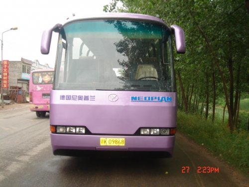 低價出售02年尼奧普蘭JNP6125A旅游車，座位47+1+1，才跑70多萬公里，車況8成新