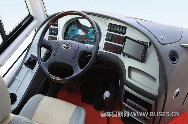 五洲龍FDG6860CNG中短途客運客車（天然氣24-37座）