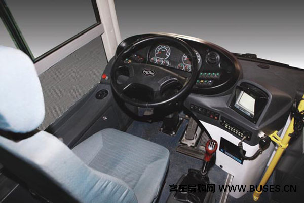 黃海DD6129CHEV1公交車（柴油/電混動(dòng)國四24-42座）