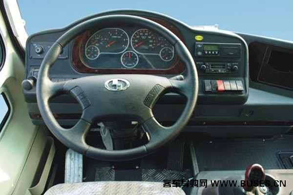 少林SLG6750T5F客車（天然氣國(guó)五24-31座）