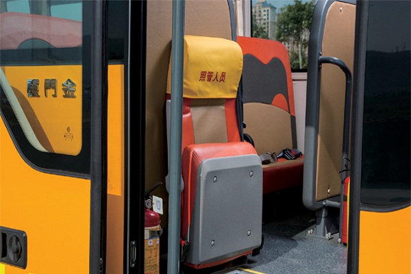 金旅XML6791J15XXC小學(xué)生專用校車（柴油國五24-42座）