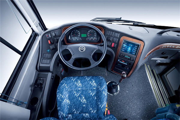 金旅XML6827JEV60客車（純電動(dòng)24-35座）