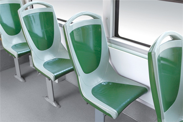 金旅XML6105JHEVL5CN公交車（NG/電混動(dòng)國五20-36座）