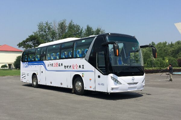 北方BFC6120T1D5J客車(chē)（柴油24-55座）