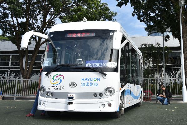 安凱無(wú)人駕駛公交車(純電動(dòng)9座）