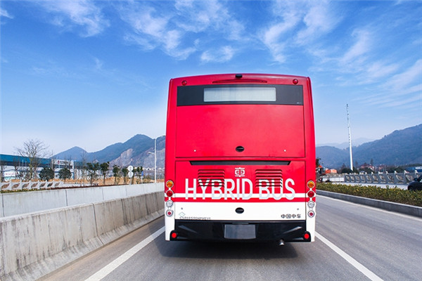 浙江中車CSR6850GNPHEV1公交車（天然氣/電混動國五10-26座）