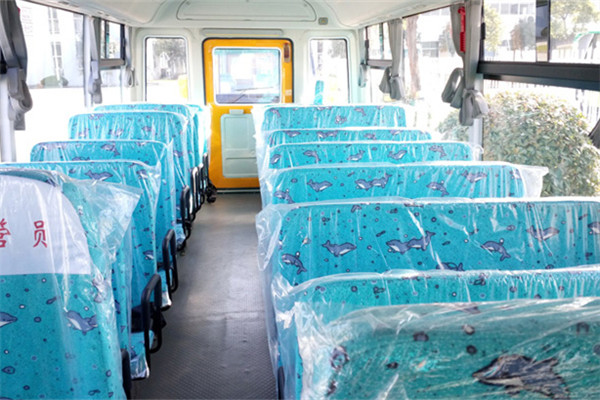 華新HM6700XFD5XS小學生專用校車（柴油國五30-37座）