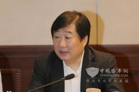 濰柴動力董事長譚旭光主持會議并講話
