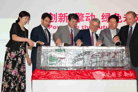 菲亞特動力科技與北京公交集團的1200臺天然氣發動機供貨交接儀式