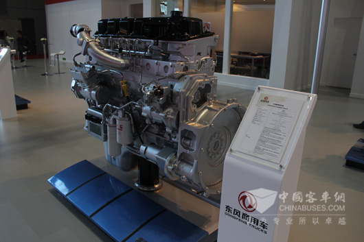 第十六屆上海國際車展上展出的東風康明斯13L發動機