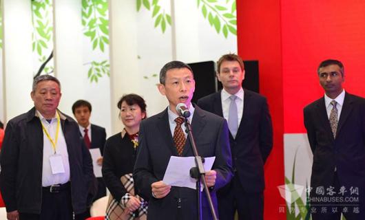 康明斯公司副總裁，東風康明斯發動機有限公司總經理王寧
